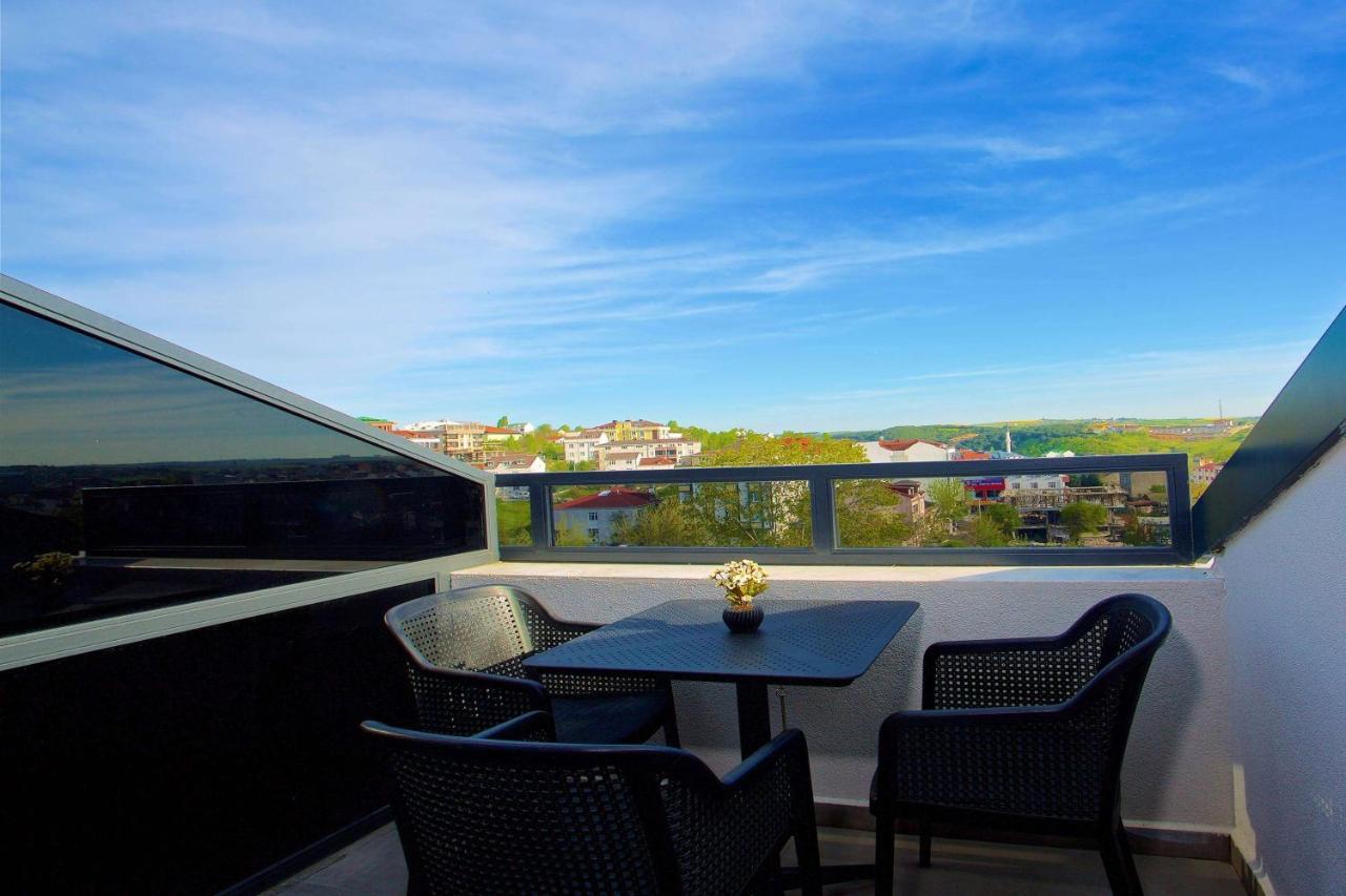 Days Inn By Wyndham Istanbul Arnavutkoy Экстерьер фото
