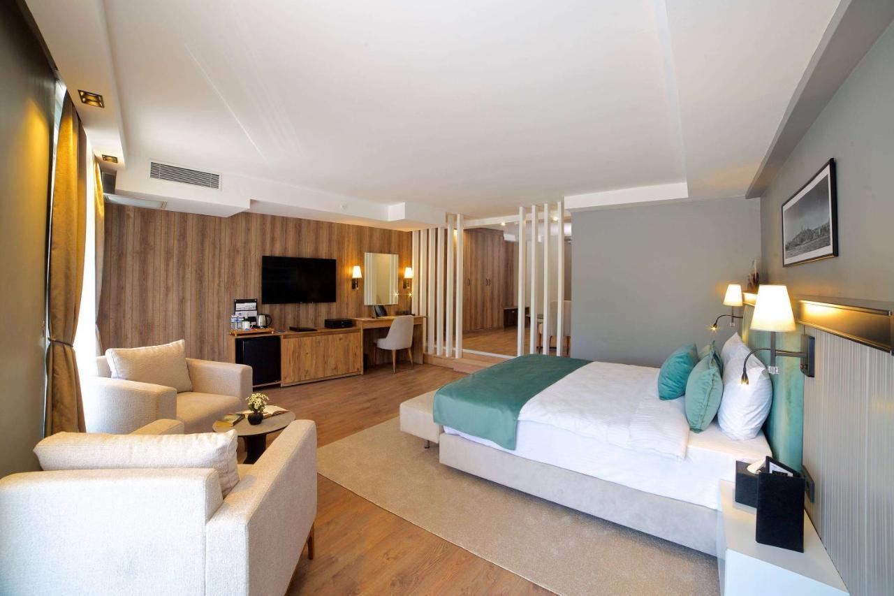 Days Inn By Wyndham Istanbul Arnavutkoy Экстерьер фото