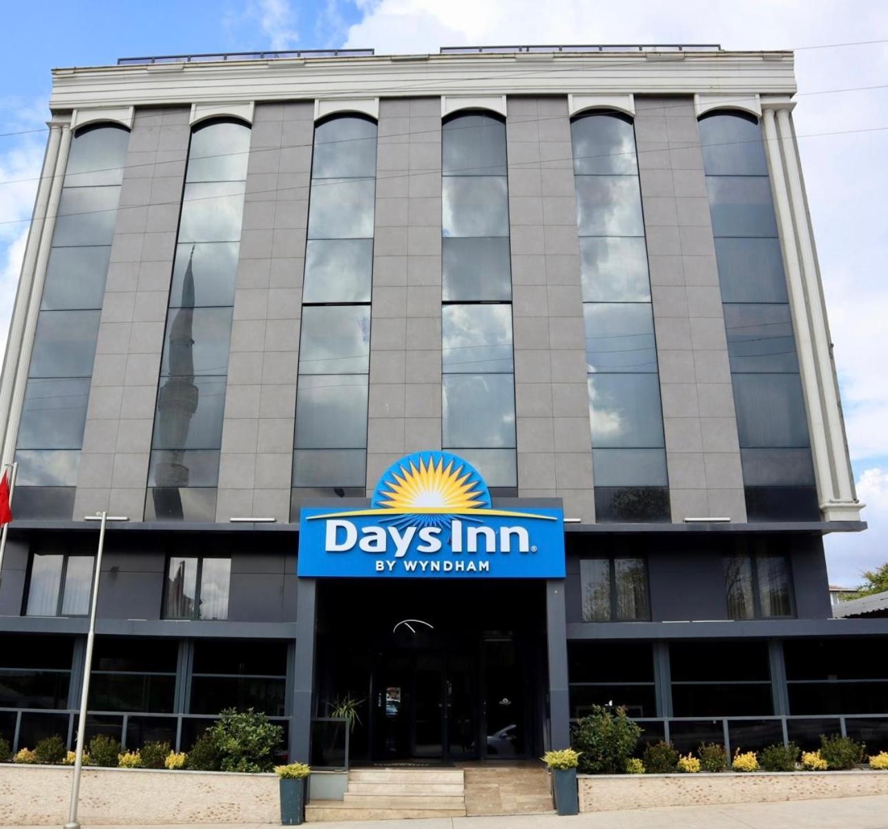 Days Inn By Wyndham Istanbul Arnavutkoy Экстерьер фото